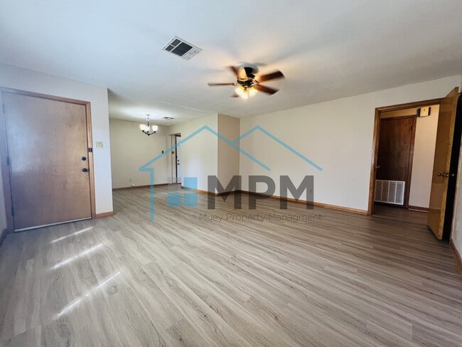 Primary Photo - 406 Beasley St