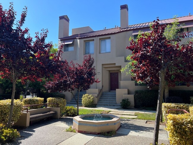 Building Photo - Working from home? This town home has a huge office area and large primary suite... plus a second...