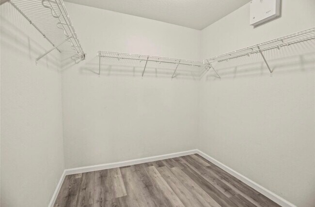 Building Photo - 10635 Goldfinch Rd