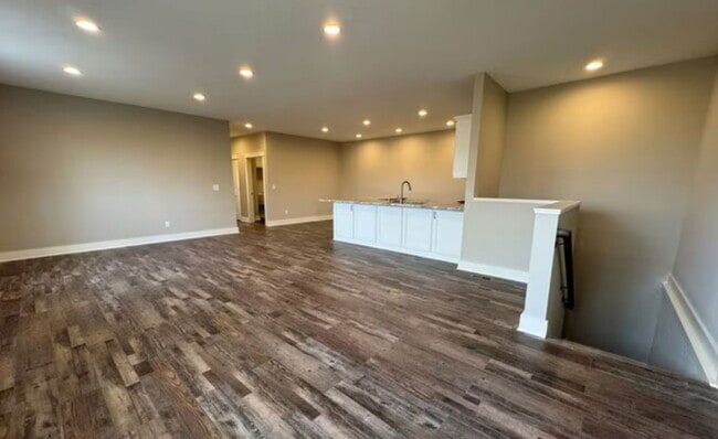 Building Photo - 312 61st St