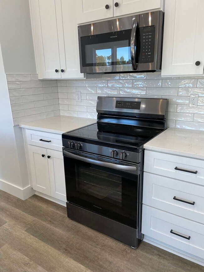 Building Photo - Beautiful Home for Rent – Modern Comforts & Great Features!