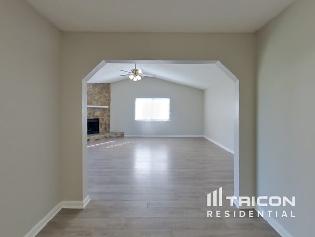 Building Photo - 2270 George Wythe Rd