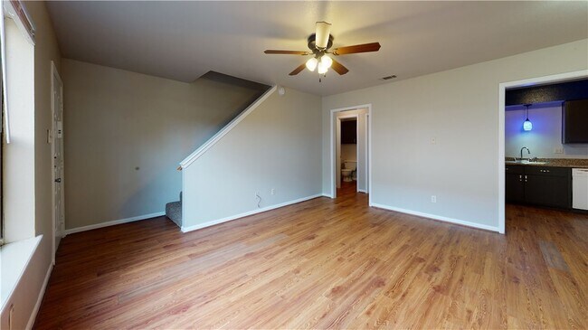 Building Photo - 2807 Longmire Dr