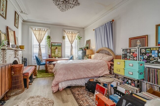 Building Photo - 271 Ogden Ave.