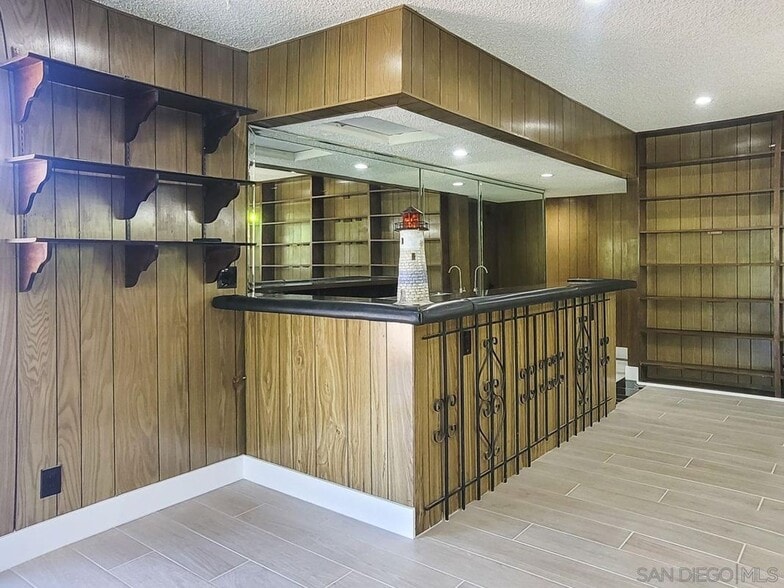 Building Photo - 151 W Hillside St