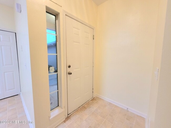 Building Photo - 915 Scrub Jay Dr