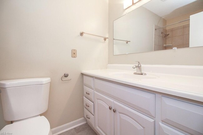 Building Photo - 1770 Rolling Hills Dr