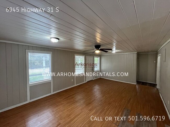 Building Photo - 6945 Highway 31 S