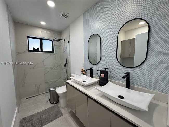 Building Photo - 9426 Caribbean Blvd