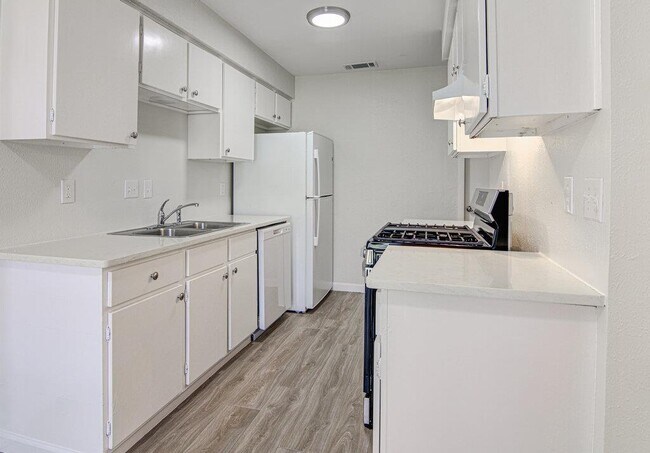Building Photo - 5301 Indio Cir