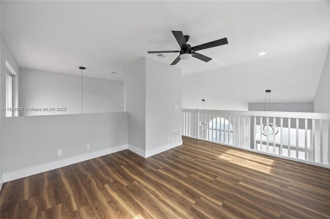 Building Photo - 3835 Lombardy St