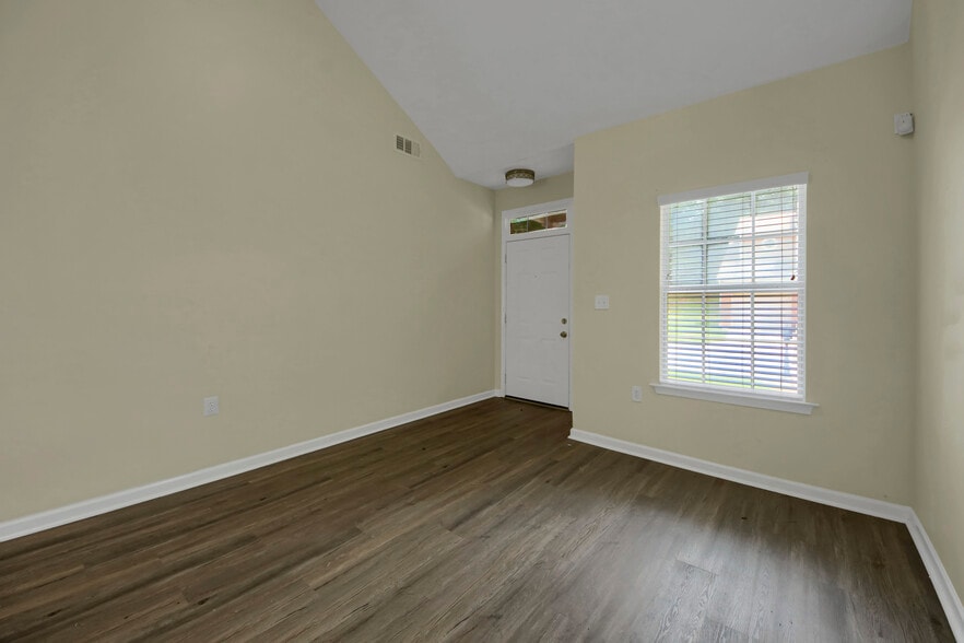Building Photo - 2524 Laurel Cir NW