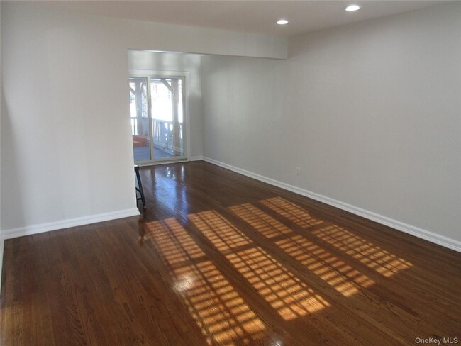 Building Photo - 321 Redmont Rd