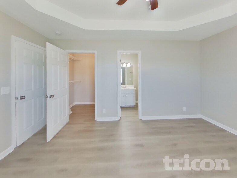 Building Photo - 122 Jesse Brown Dr