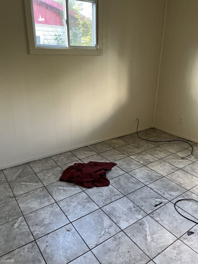 Building Photo - 3 br, 1 bath House - 1591 Azalea Drive