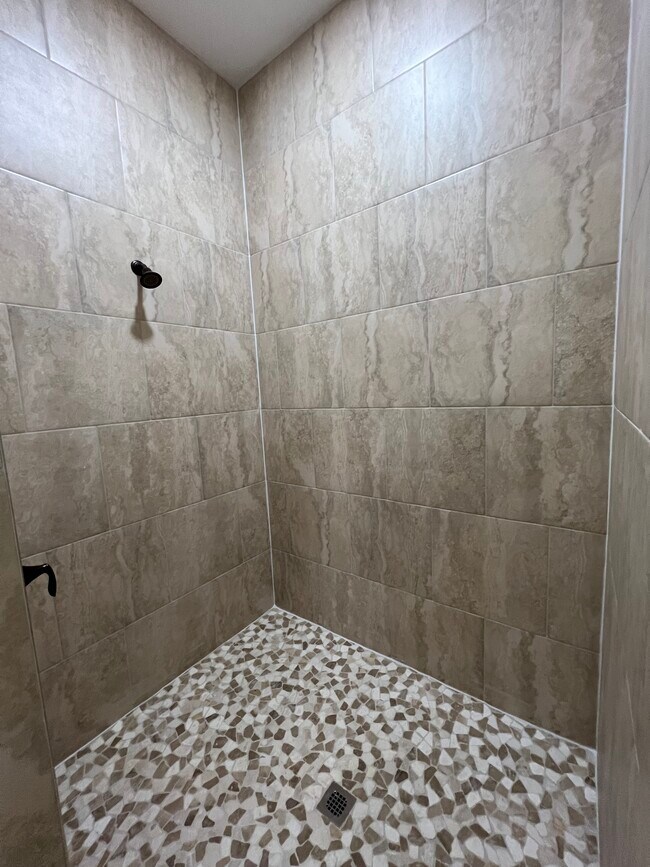 Building Photo - 1060 S Capri Ct