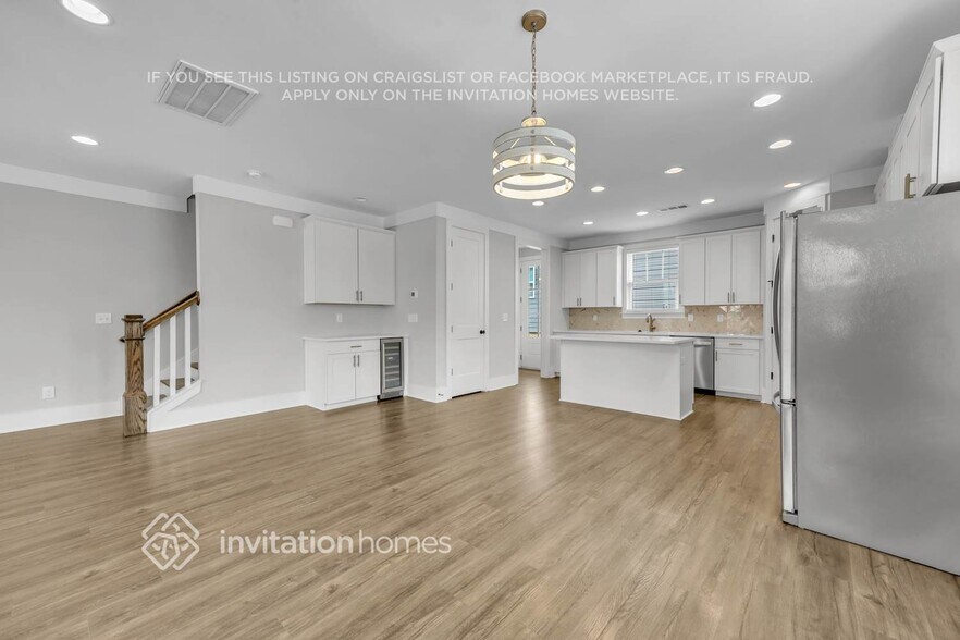 Building Photo - 1200 49th Ave N