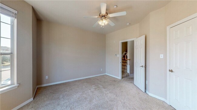 Building Photo - 305 Holleman Dr E