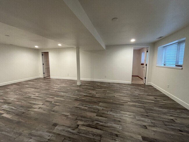 Building Photo - Single Family - 4 Bed 3.5 Bath - MileStone...