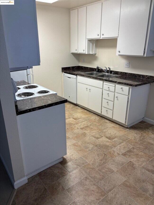 Building Photo - 2926 Winding Ln