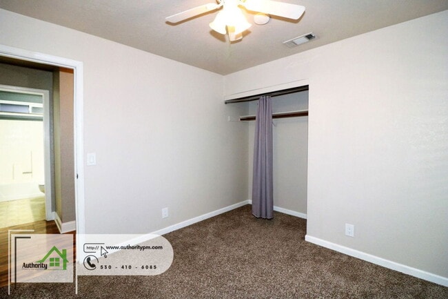 Building Photo - 1947 Mary Lake Dr