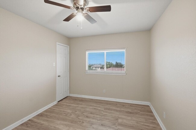 Building Photo - 4BR Home with Open Living Area & Included Appliances