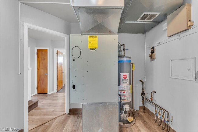 Building Photo - 17401 Wayne Dr