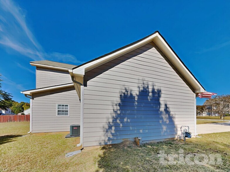 Building Photo - 10481 Sand Ct