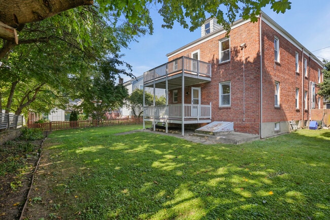 Building Photo - 221 Hunyadi Ave