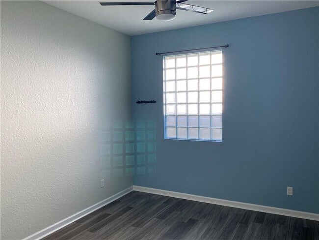 Building Photo - 4028 Tomoka Dr