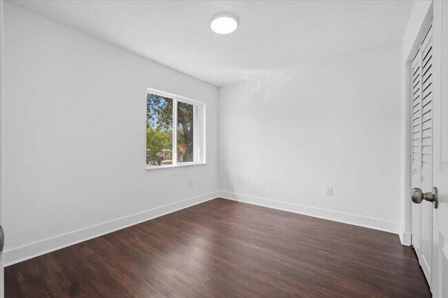 Building Photo - 3940 NW 76th Terrace