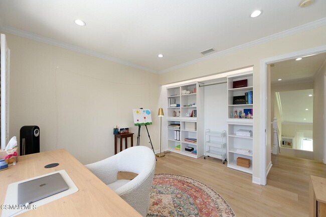 Building Photo - 5557 Adelina Ct