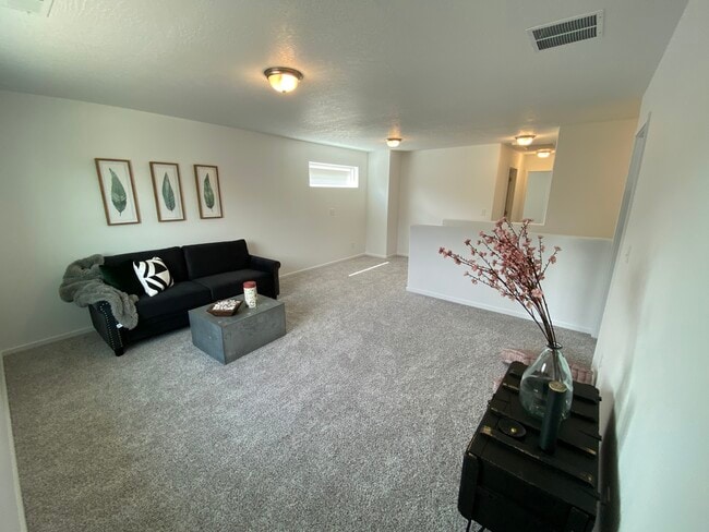 Building Photo - 1022 N Corbin Ln