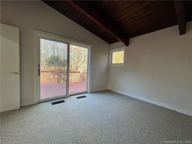 Building Photo - 860 Oakwood Rd