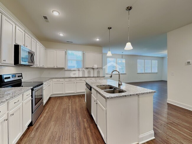 Building Photo - 203 Gregory Dr