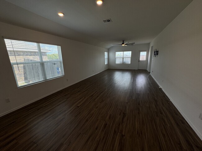 Building Photo - 237 Escondido Cir