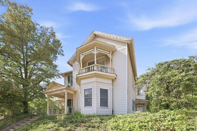 Building Photo - 322-324-324 Bill Edwards Dr