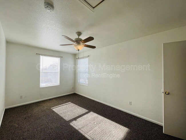 Building Photo - 1217 Bluejay Ave