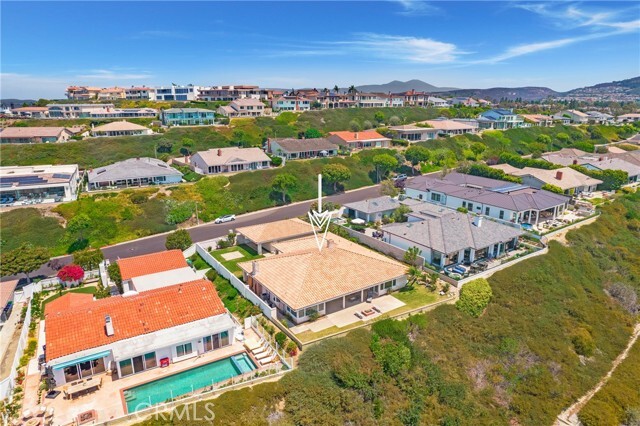 Building Photo - 33 Montecito Dr