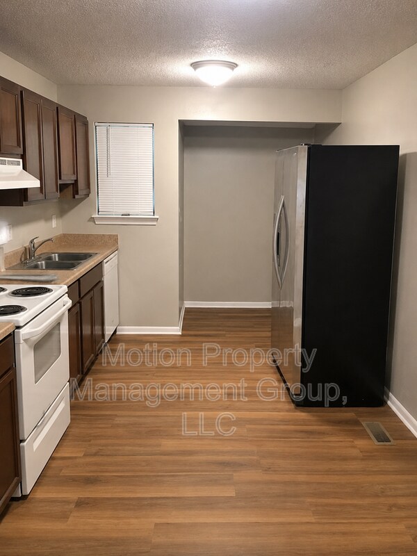 Building Photo - 3343 Gleason Dr
