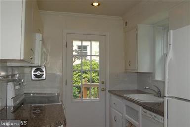 Building Photo - 3305 Camalier Dr