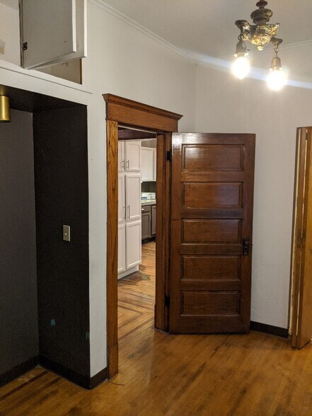 Building Photo - 2255 Pierce St NE