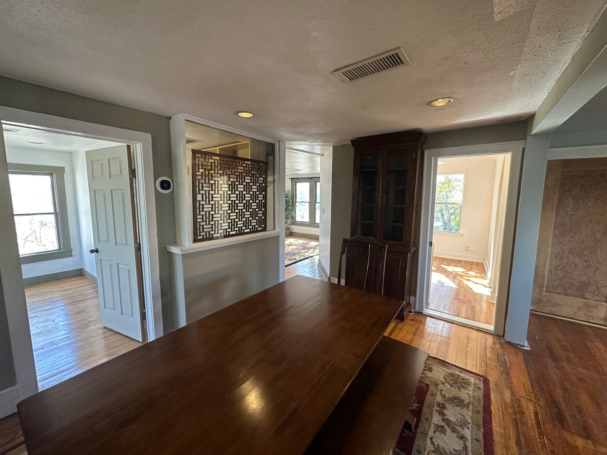 Dining - 1822 W 35th St