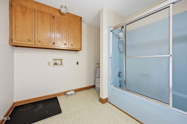 Building Photo - 763 Tingen Rd