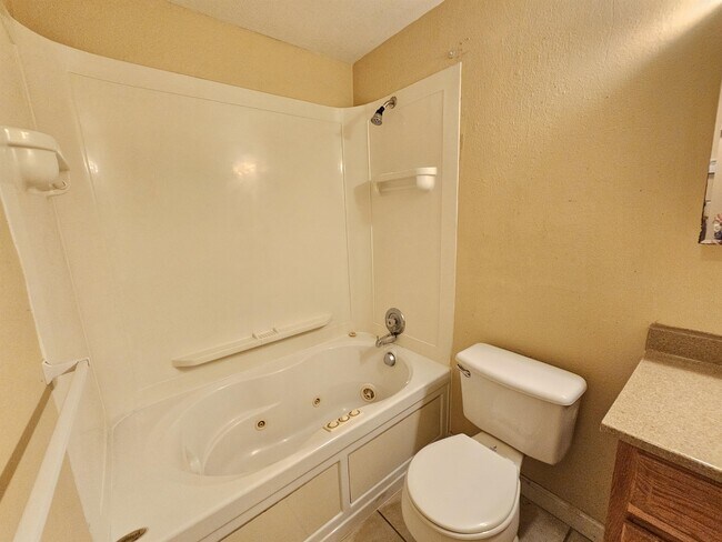 Building Photo - 6979 S Autrey Ave