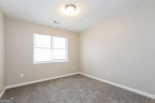 Building Photo - 9199 Fairway Ct