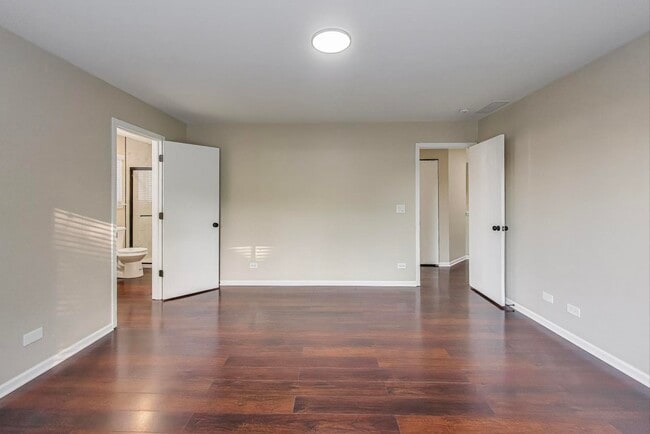 Building Photo - 926 S W Ave