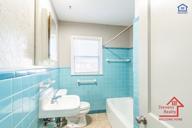 Building Photo - 2524 Prentice NW