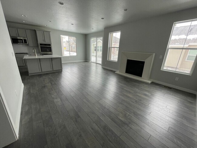 Building Photo - Fantastic GORGEOUS Home!