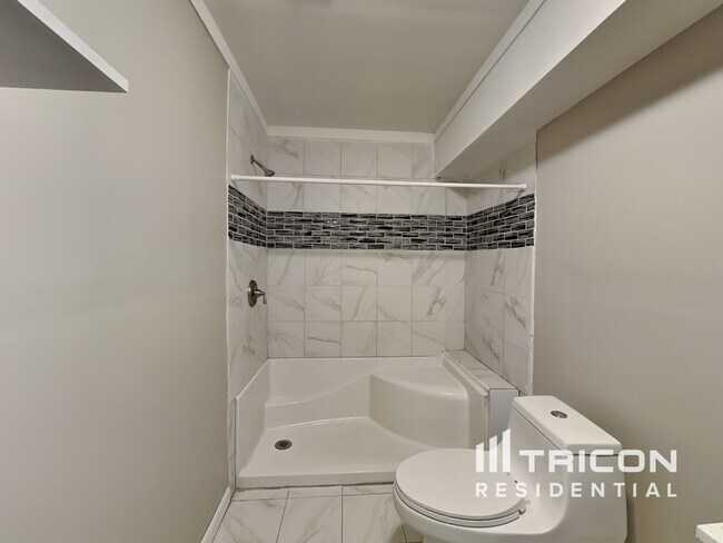 Building Photo - 538 Richmond Pl